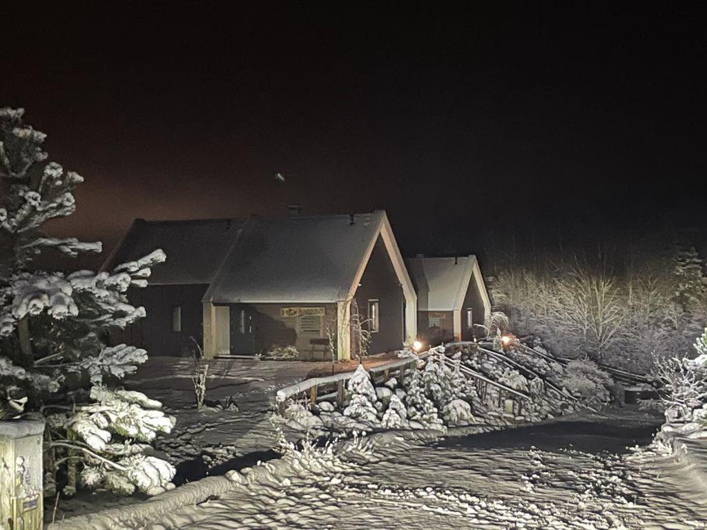 Osada Skoczkowo Komfortowe Domki Z Jacuzzi Nad Jeziorem- Sauna- Balia- Prywatny Staw Wedkarski Podiazy Luaran gambar