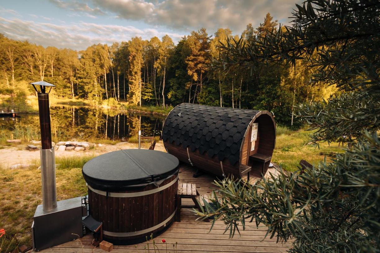 Osada Skoczkowo Komfortowe Domki Z Jacuzzi Nad Jeziorem- Sauna- Balia- Prywatny Staw Wedkarski Podiazy Luaran gambar