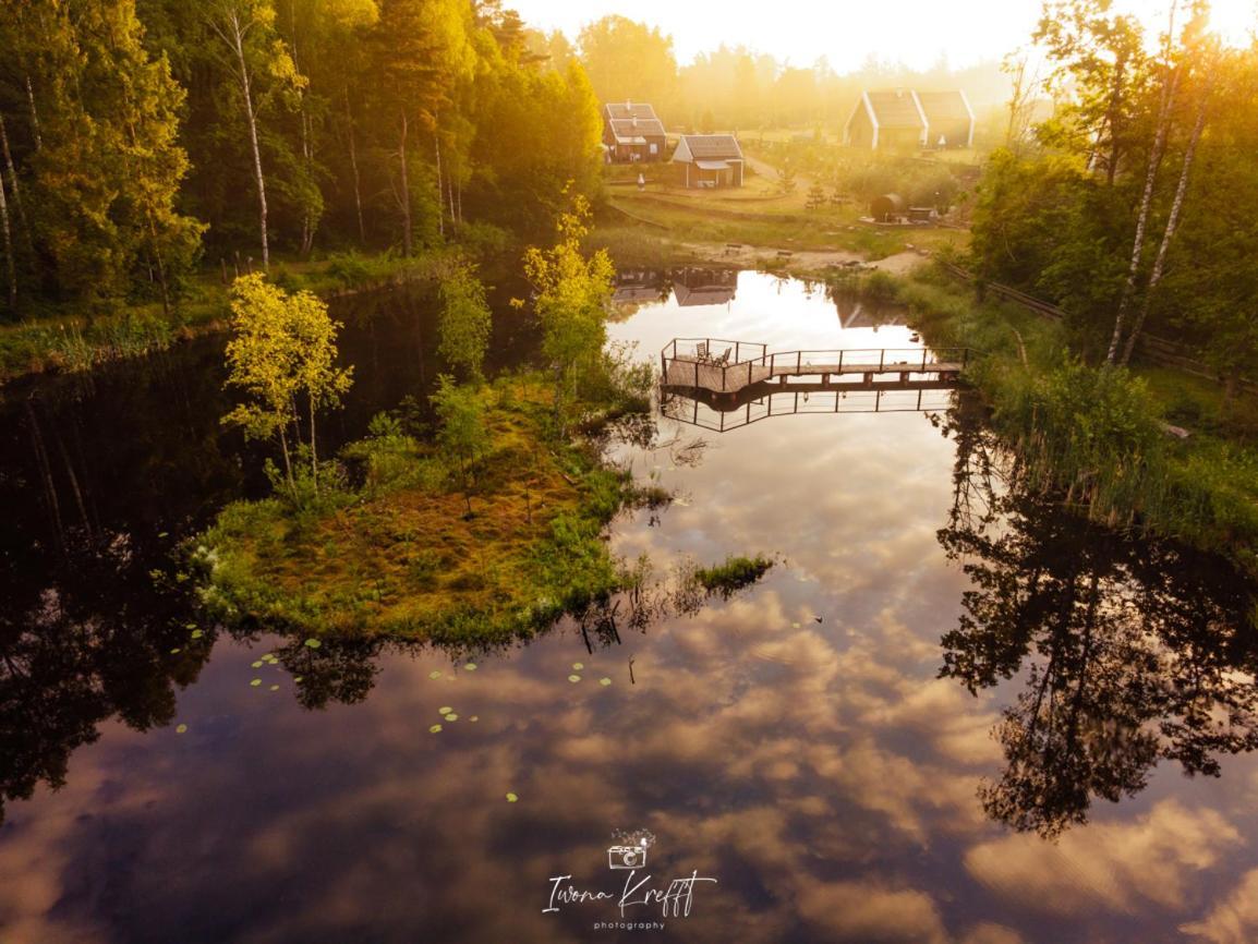 Osada Skoczkowo Komfortowe Domki Z Jacuzzi Nad Jeziorem- Sauna- Balia- Prywatny Staw Wedkarski Podiazy Luaran gambar