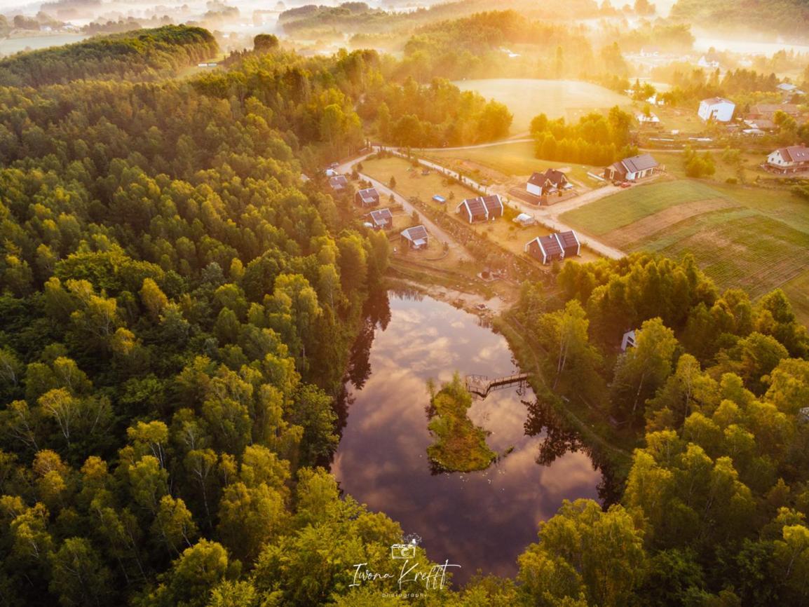 Osada Skoczkowo Komfortowe Domki Z Jacuzzi Nad Jeziorem- Sauna- Balia- Prywatny Staw Wedkarski Podiazy Luaran gambar