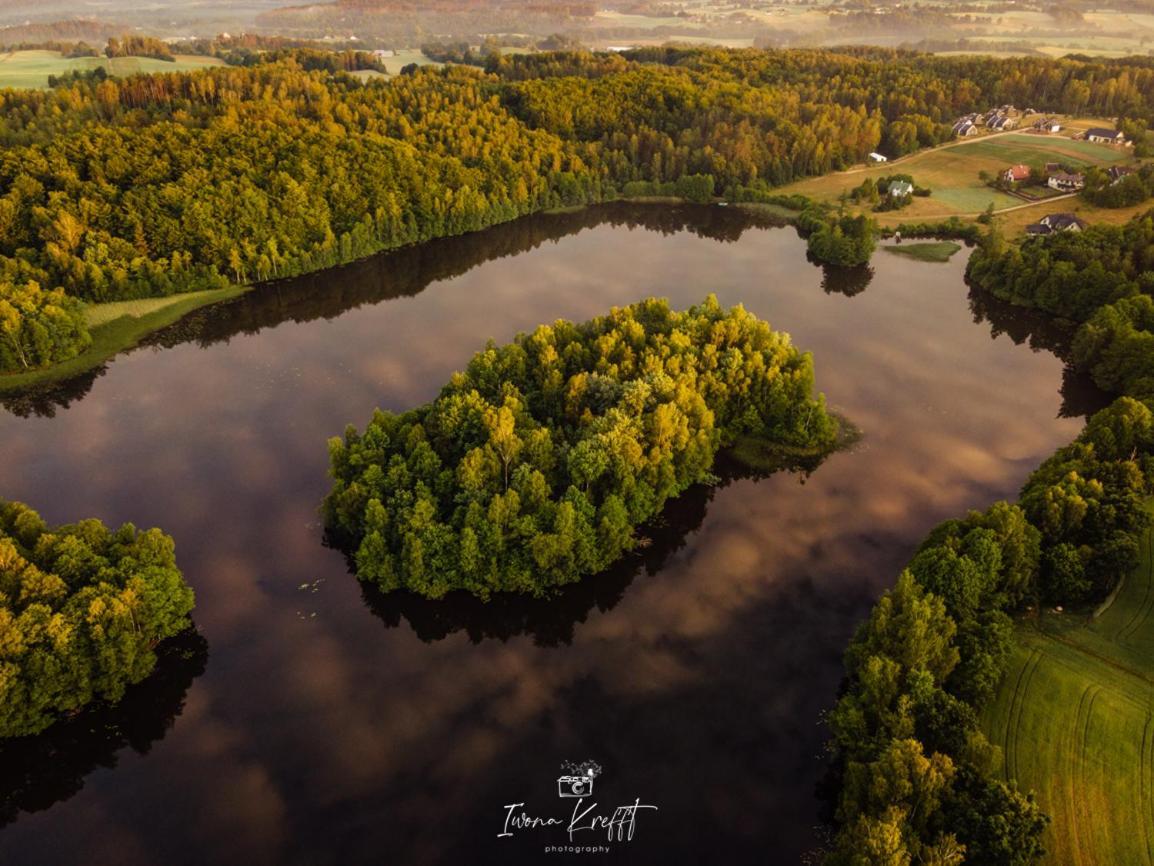 Osada Skoczkowo Komfortowe Domki Z Jacuzzi Nad Jeziorem- Sauna- Balia- Prywatny Staw Wedkarski Podiazy Luaran gambar