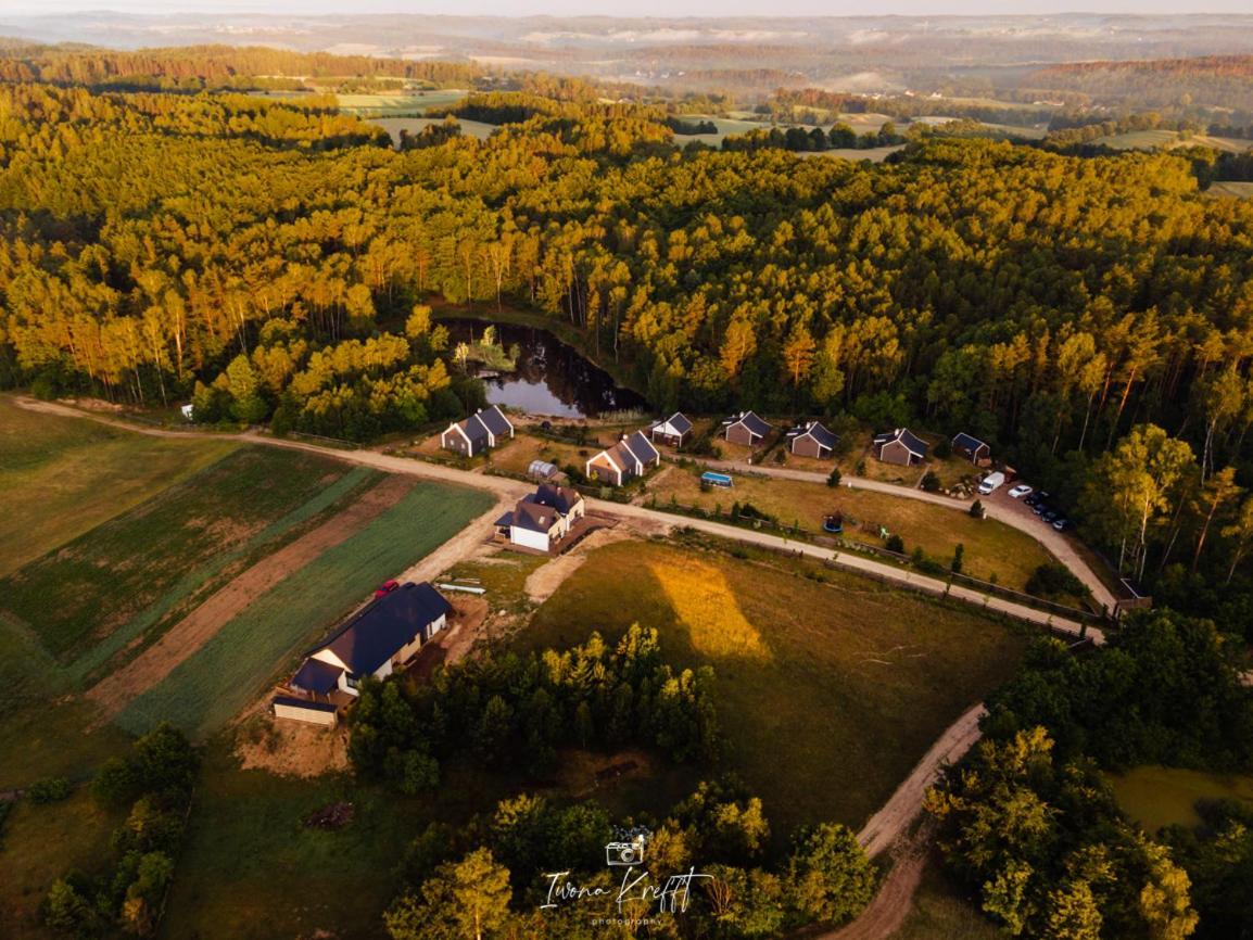Osada Skoczkowo Komfortowe Domki Z Jacuzzi Nad Jeziorem- Sauna- Balia- Prywatny Staw Wedkarski Podiazy Luaran gambar